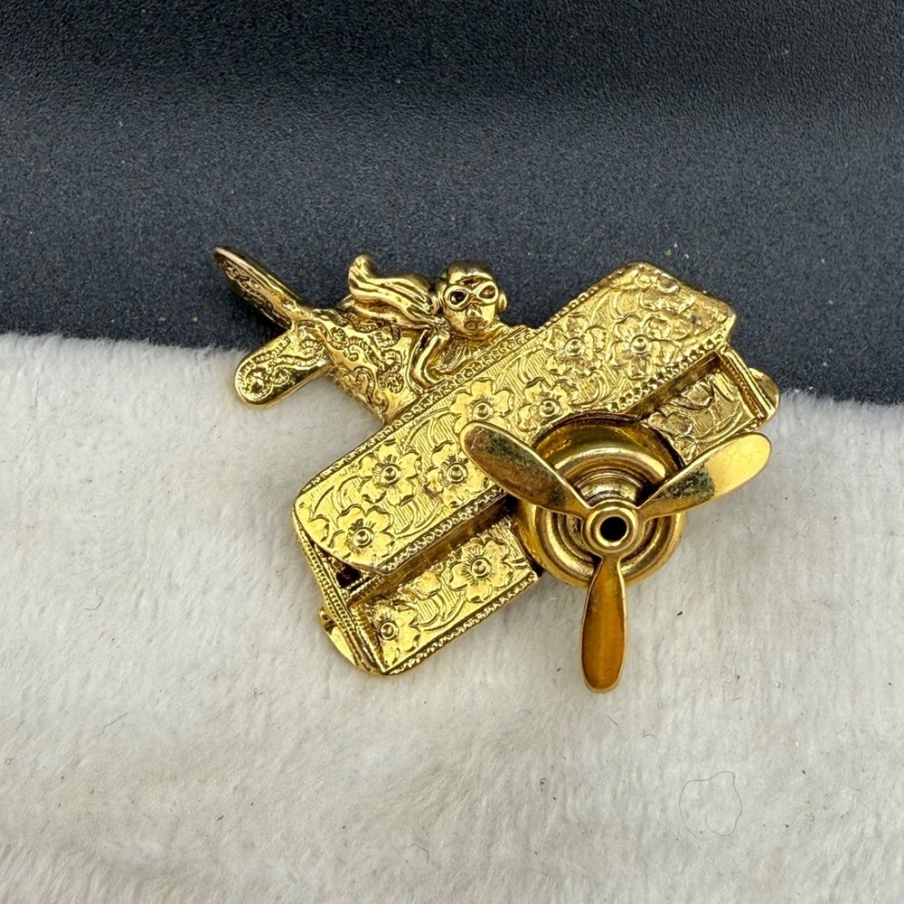 Vintage 1928 Airplane Brooch Gold tone Spinning Propeller